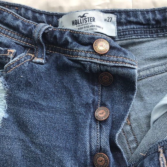 Hollister curvy ultra high rise mom shorts. Size 5. Waist 27. Great condition - Picture 2 of 3